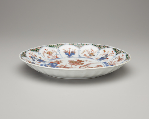 China%2C%20unknown%20kiln%2C%20%3Cb%3E%3Ci%3E%20Chinese%20Imari%20plate%3C%2Fi%3E%3C%2Fb%3E%2C%20Qing%20dynasty%2C%20Kangxi%20era%2C%20ca.%201720%2F1740%2C%20porcelain%20with%20cobalt-blue%20design%20painted%20under%20transparent%20glaze%20and%20overglaze%20enamel%20and%20gold%20painting%2C%20The%20Suzanne%20and%20Alex%20Rosenkrantz%20Collection%20of%20Asian%20Art%2C%20no%20known%20copyright%20restrictions%2C%202010.36.16